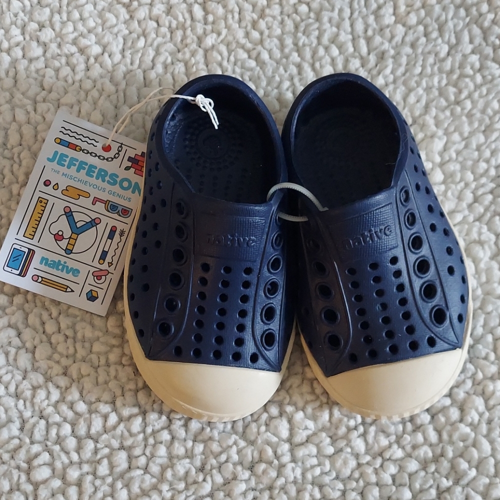 Native Jefferson Regatta Blue and Bone white